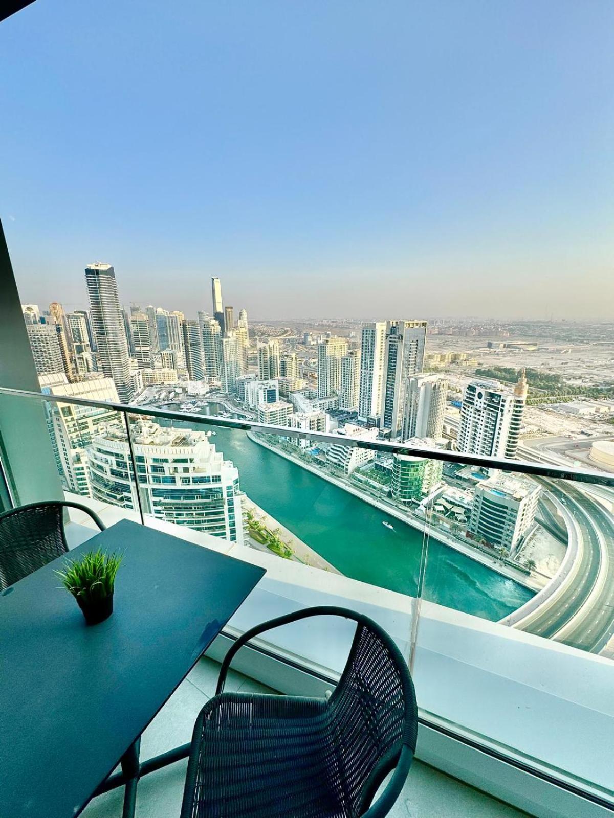 Address Residences By Happy Season Apartment *